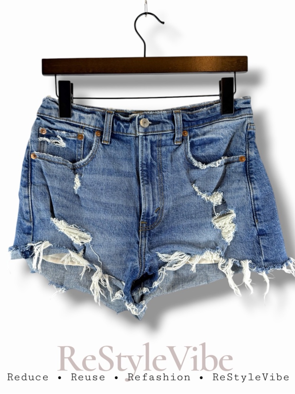 ABERCROMBIE & FITCH Women’s Size 27/4 Shorts Denim Jean Mom Short High Rise